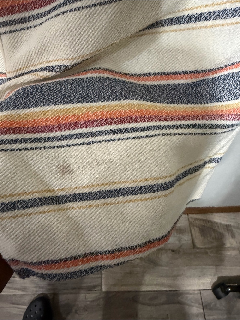 O'Neill Cream Knit Shorts with Blue & Orange Stripes Size M EUC - Picture 5 of 5